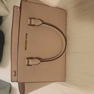 Michael Korrs hand bag.